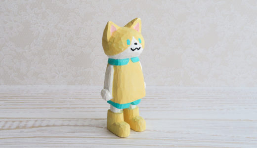 木彫りのハチワレ猫さん（薄黄色）